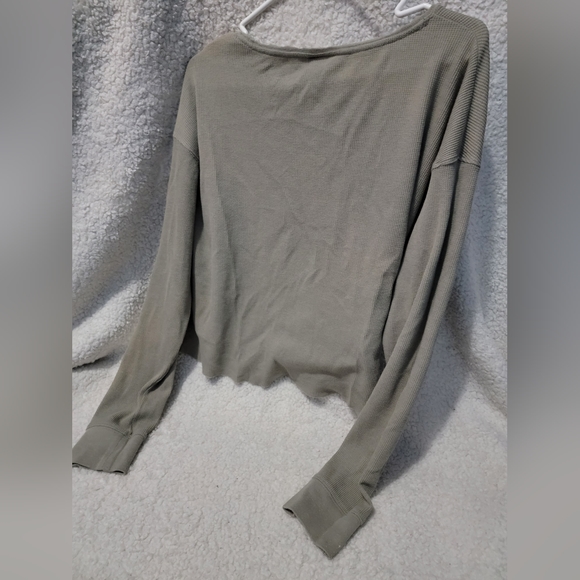 Victorias Secret PINK green thermal long sleeve crop top. Size L - Picture 2 of 5